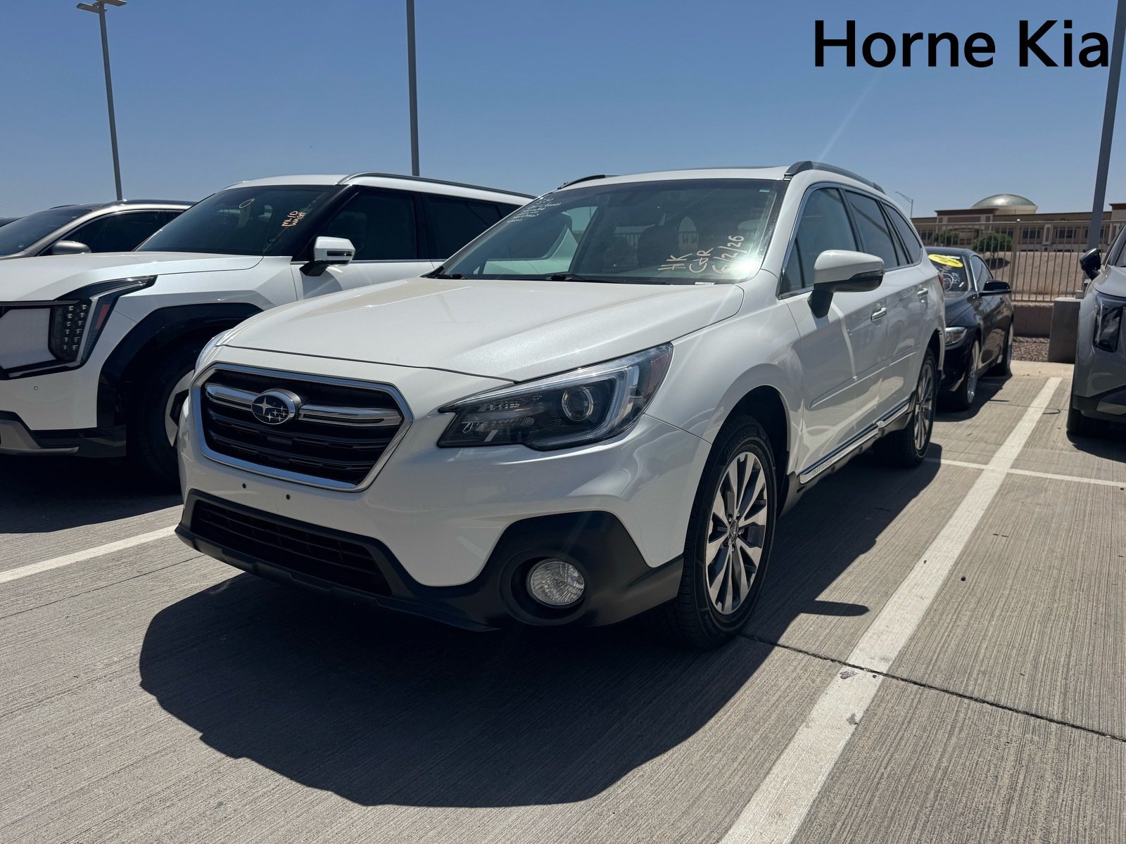 Used 2019 Subaru Outback 3.6R Touring w/ Popular Package #3A AWD/4WD image 2