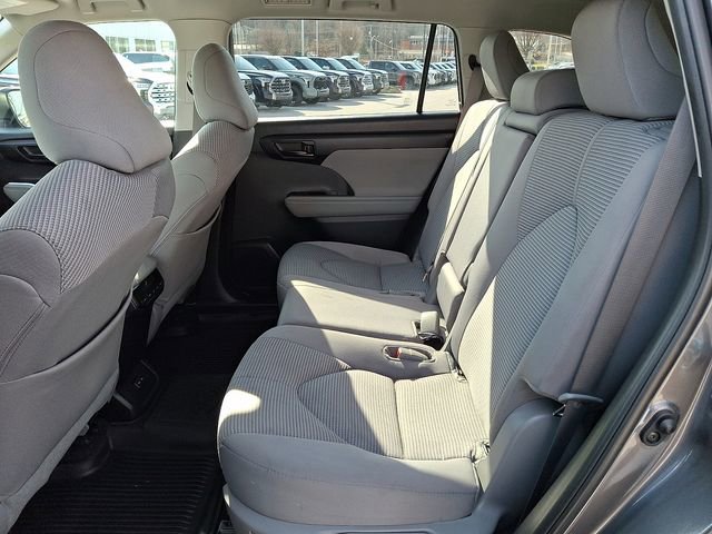 Used 2023 Toyota Highlander LE image 10