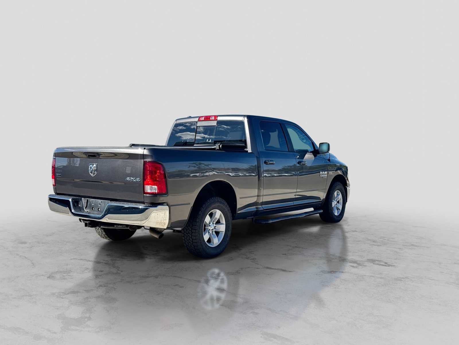 Used 2019 RAM 1500 Classic SLT AWD/4WD image 6