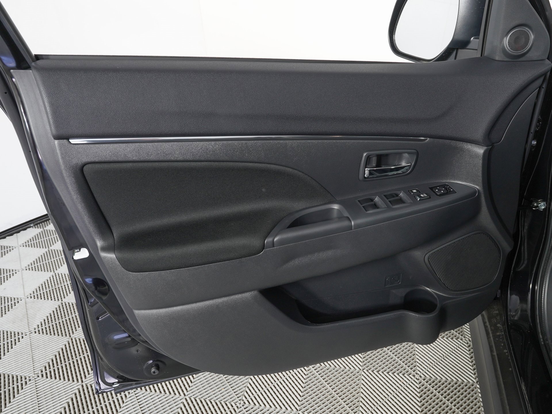 Used 2025 Mitsubishi Outlander Sport ES image 11