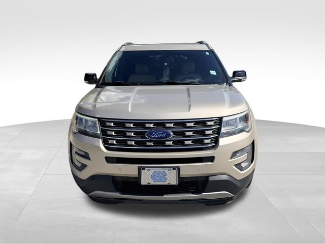 Used 2017 Ford Explorer XLT w/ Equipment Group 202A FWD image 2