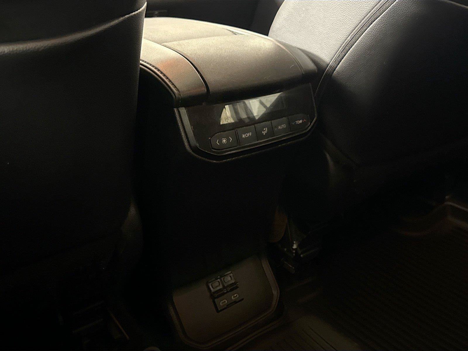 Certified 2025 Toyota Highlander XLE AWD/4WD image 35