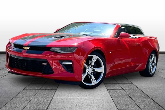 Used 2018 Chevrolet Camaro SS RWD image 2