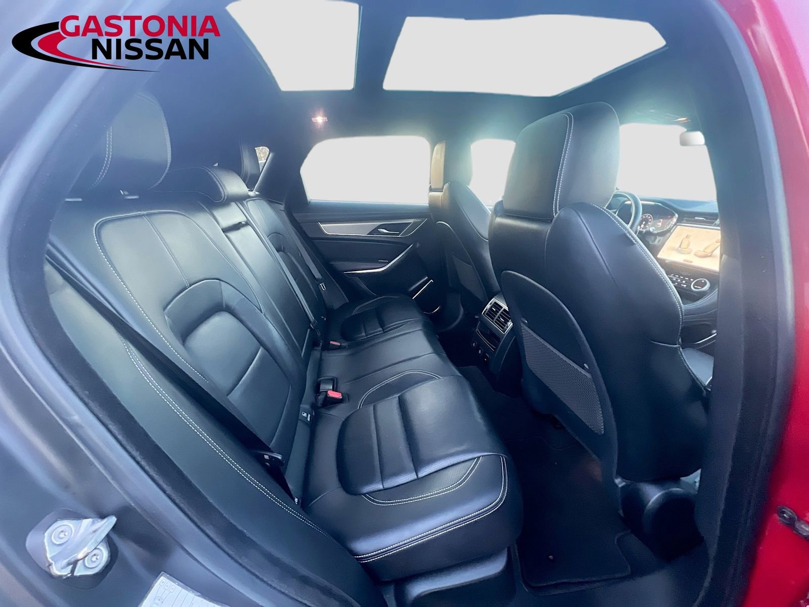 Used 2024 Jaguar F-PACE R-Dynamic S image 38