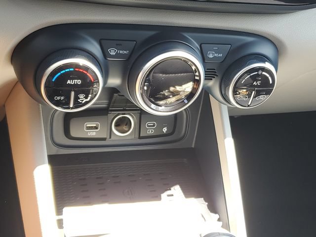 New 2026 Hyundai Venue SEL FWD image 28