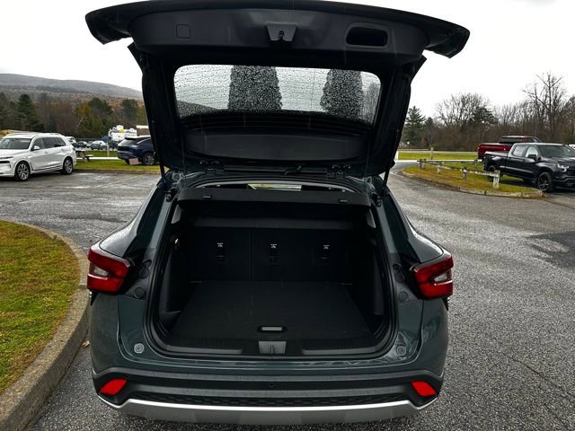 New 2026 Chevrolet Trax LT w/ Driver Confidence Package image 13