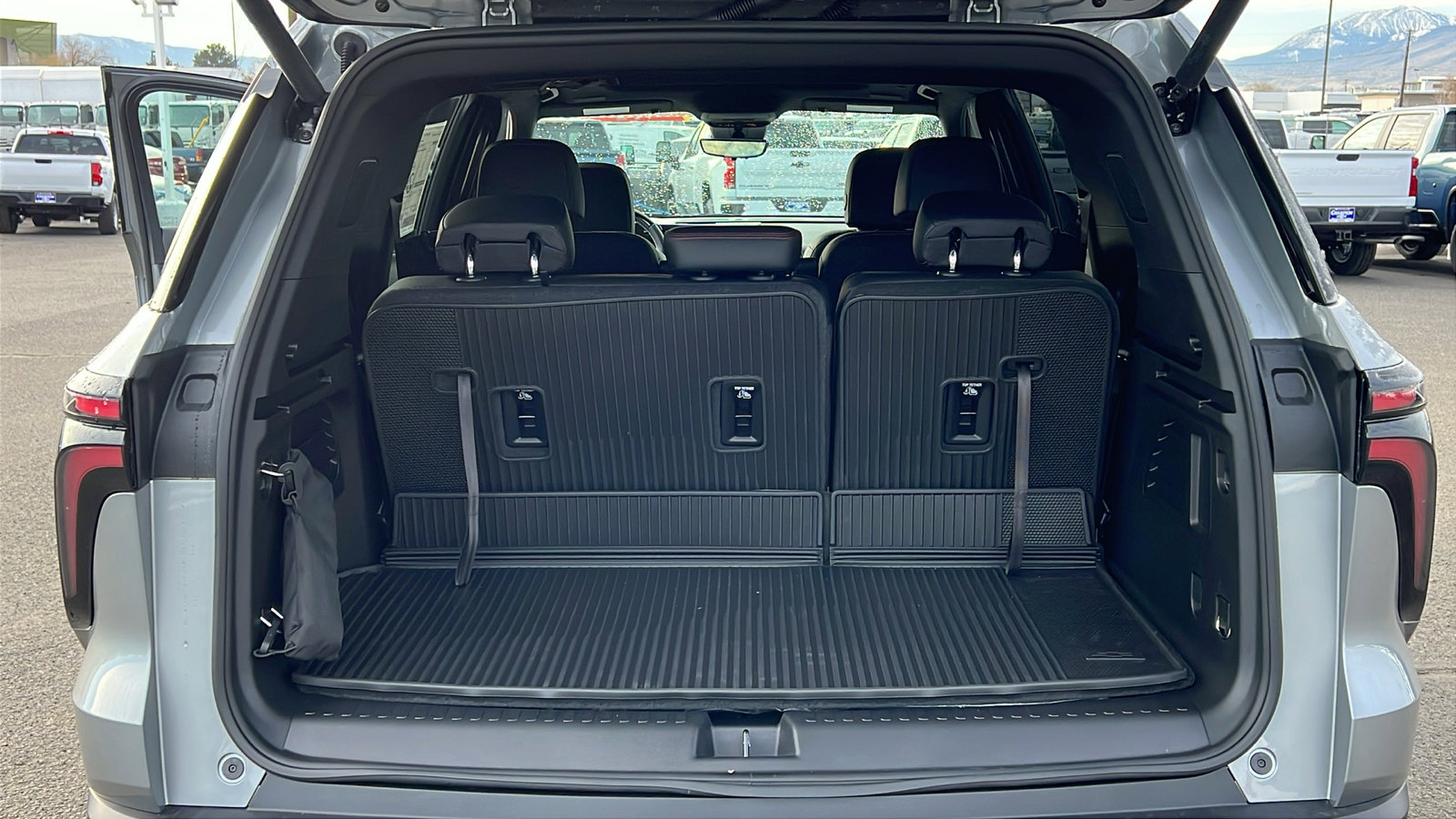 New 2026 Chevrolet Traverse Z71 image 11