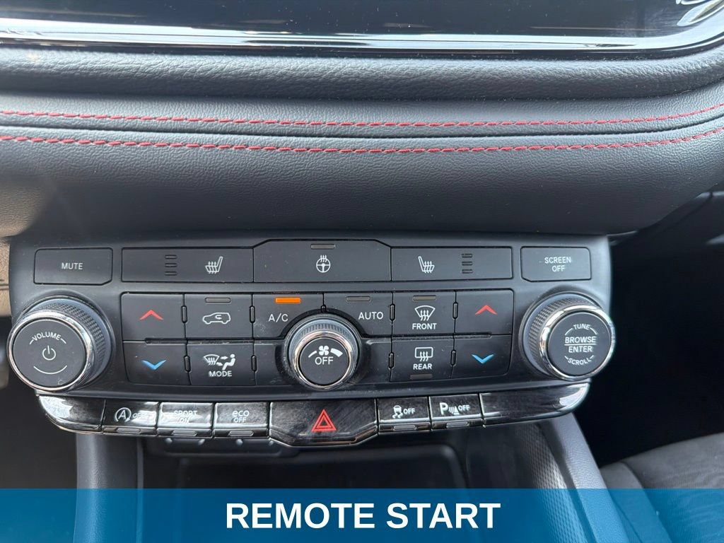Used 2025 Dodge Durango GT RWD image 4