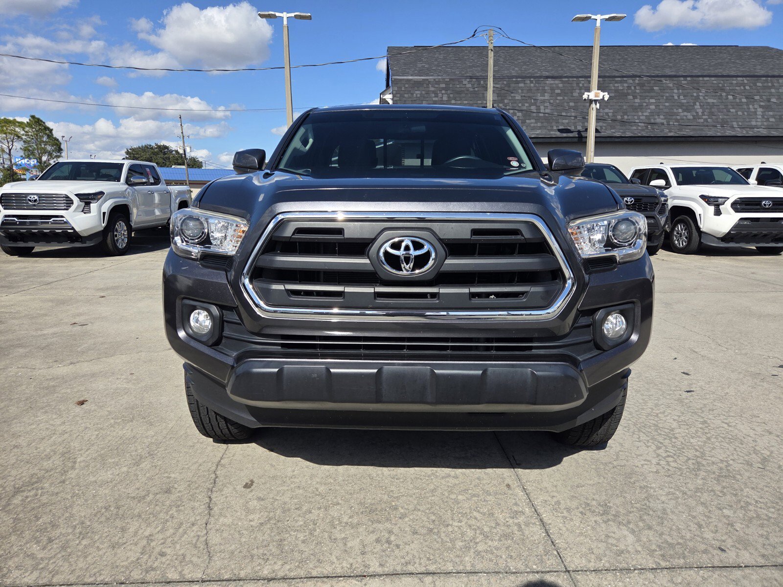 Certified 2016 Toyota Tacoma SR5 w/ Towing Package image 2