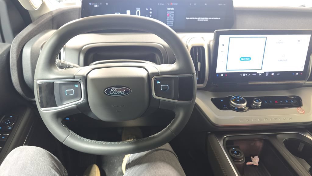 Certified 2025 Ford Expedition Active AWD/4WD image 21