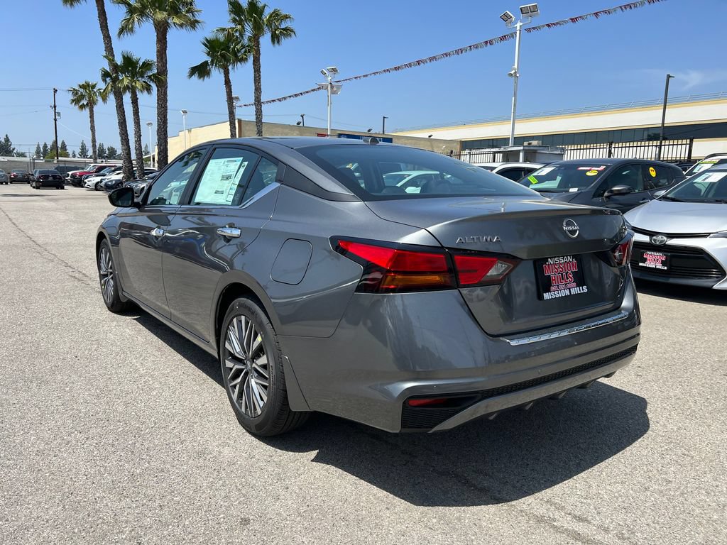 New 2026 Nissan Altima 2.5 SV FWD image 4