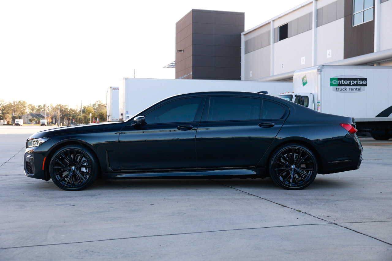 Used 2021 BMW 750i xDrive w/ Luxury Rear Seating Package image 5