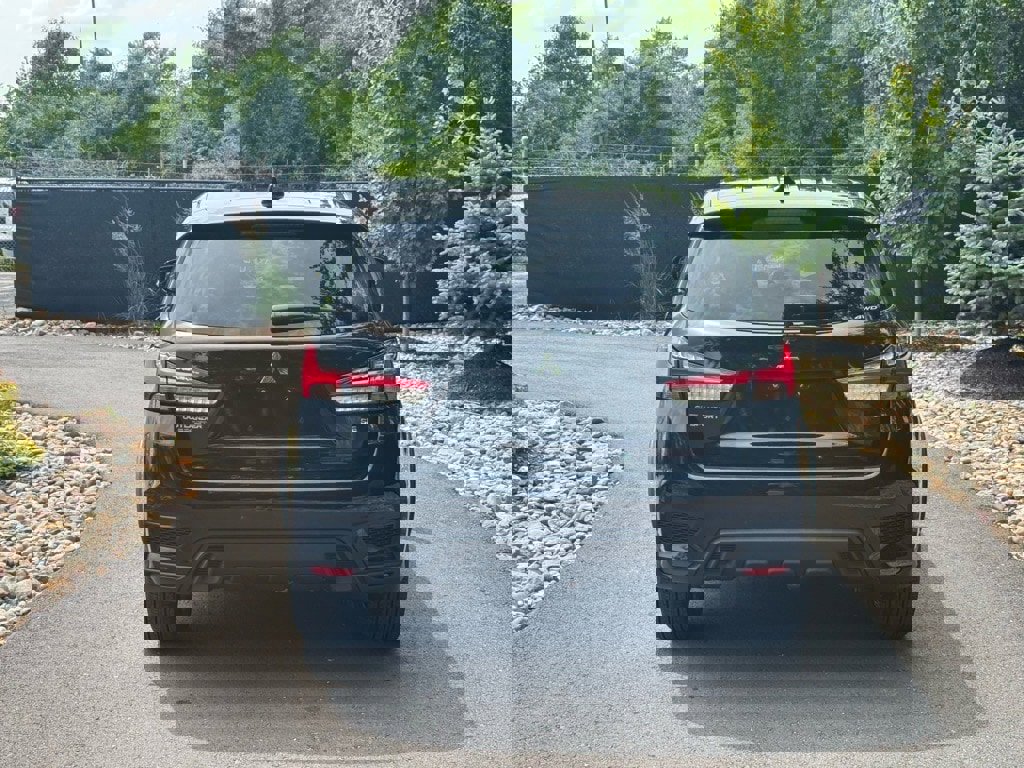 New 2025 Mitsubishi Outlander Sport SE image 4