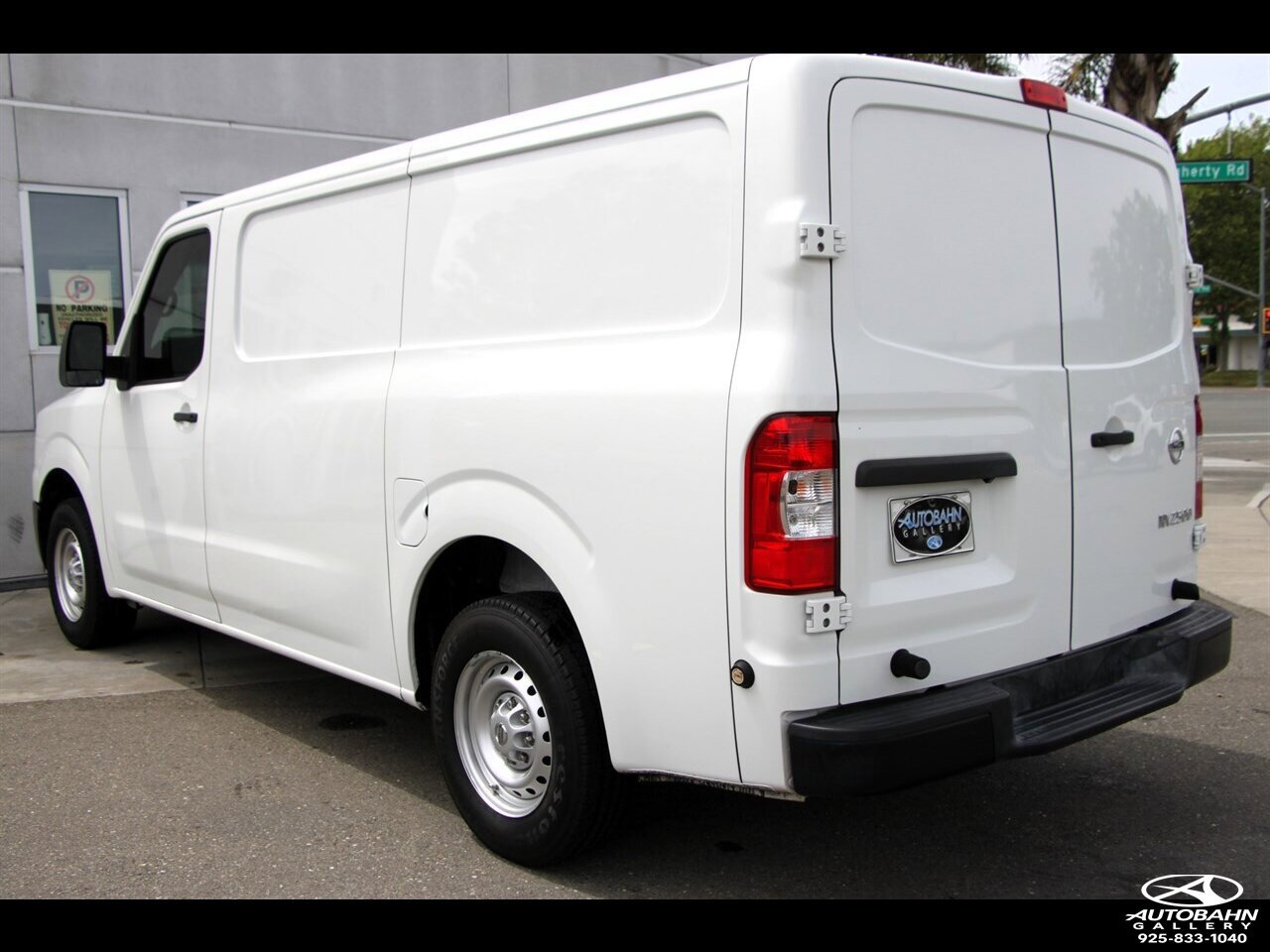 Used 2020 Nissan NV 2500 S RWD image 9