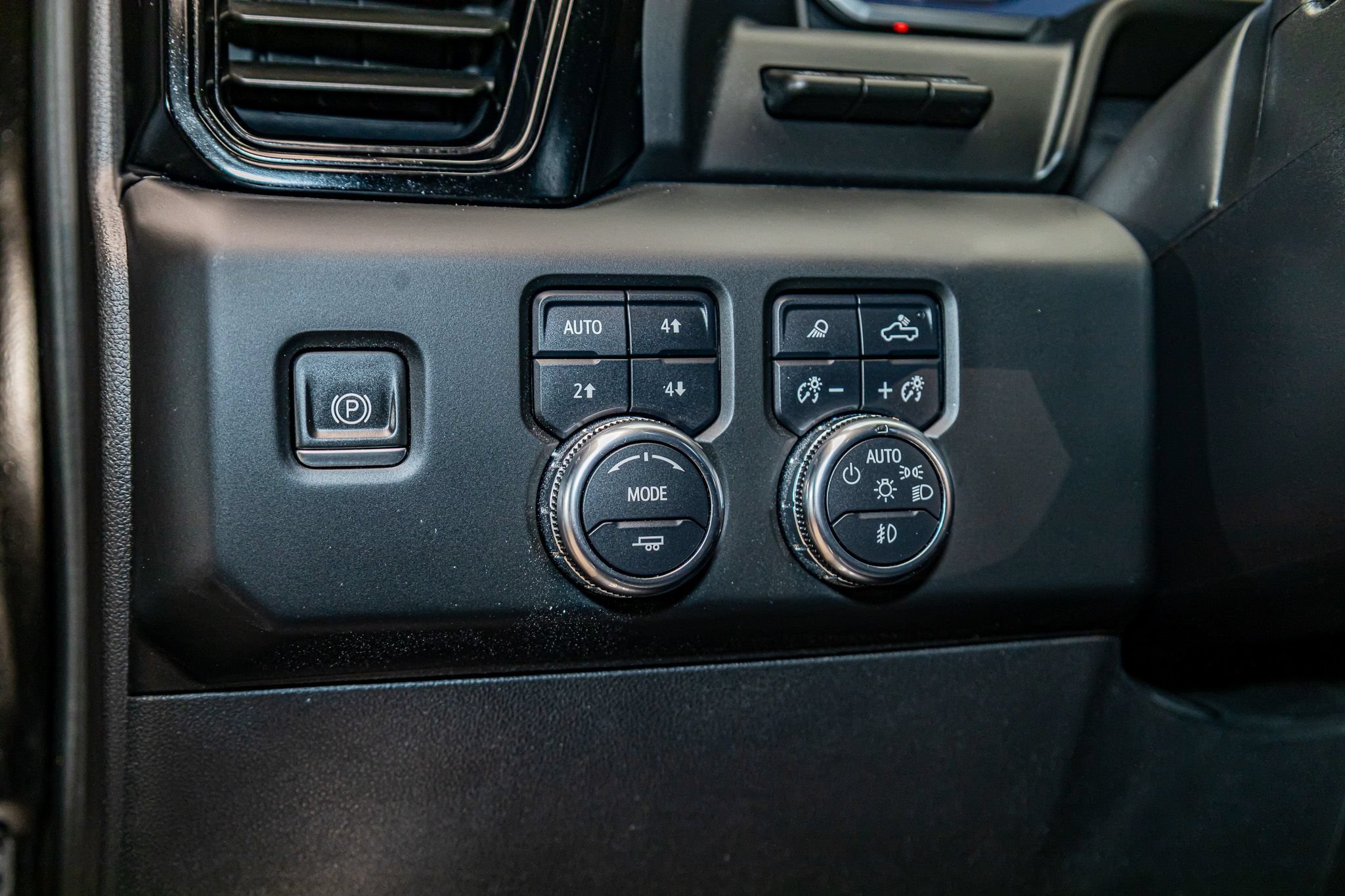 Used 2024 GMC Sierra 1500 AT4X AWD/4WD image 17
