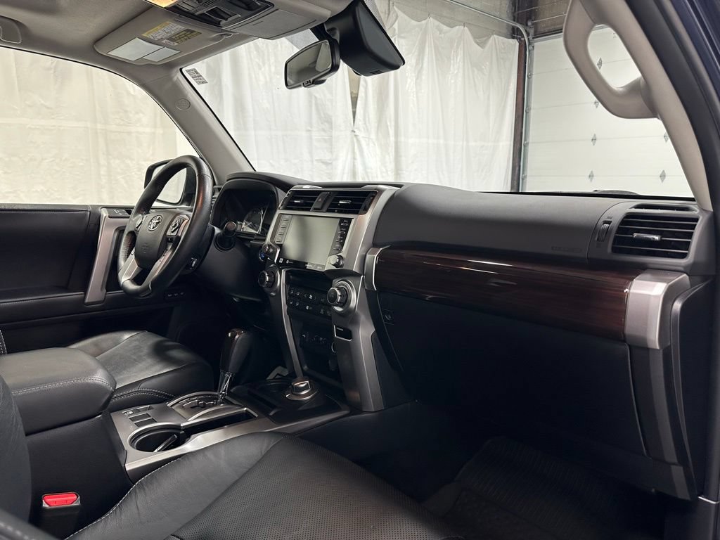 Used 2022 Toyota 4Runner Limited AWD/4WD image 57