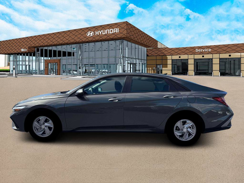 Used 2026 Hyundai Elantra SE image 3