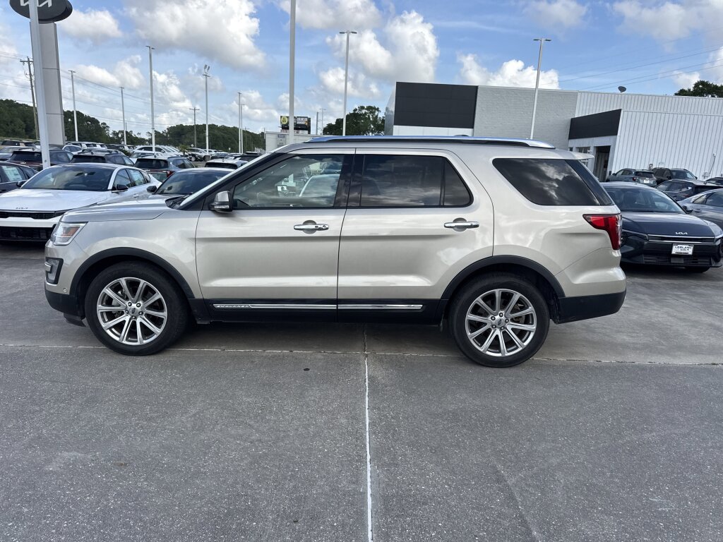 Used 2017 Ford Explorer Limited w/ Equipment Group 301A image 23