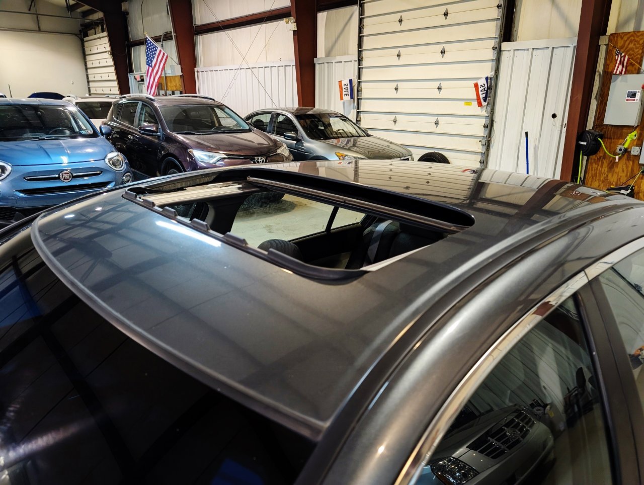 Used 2011 Honda Accord EX image 2