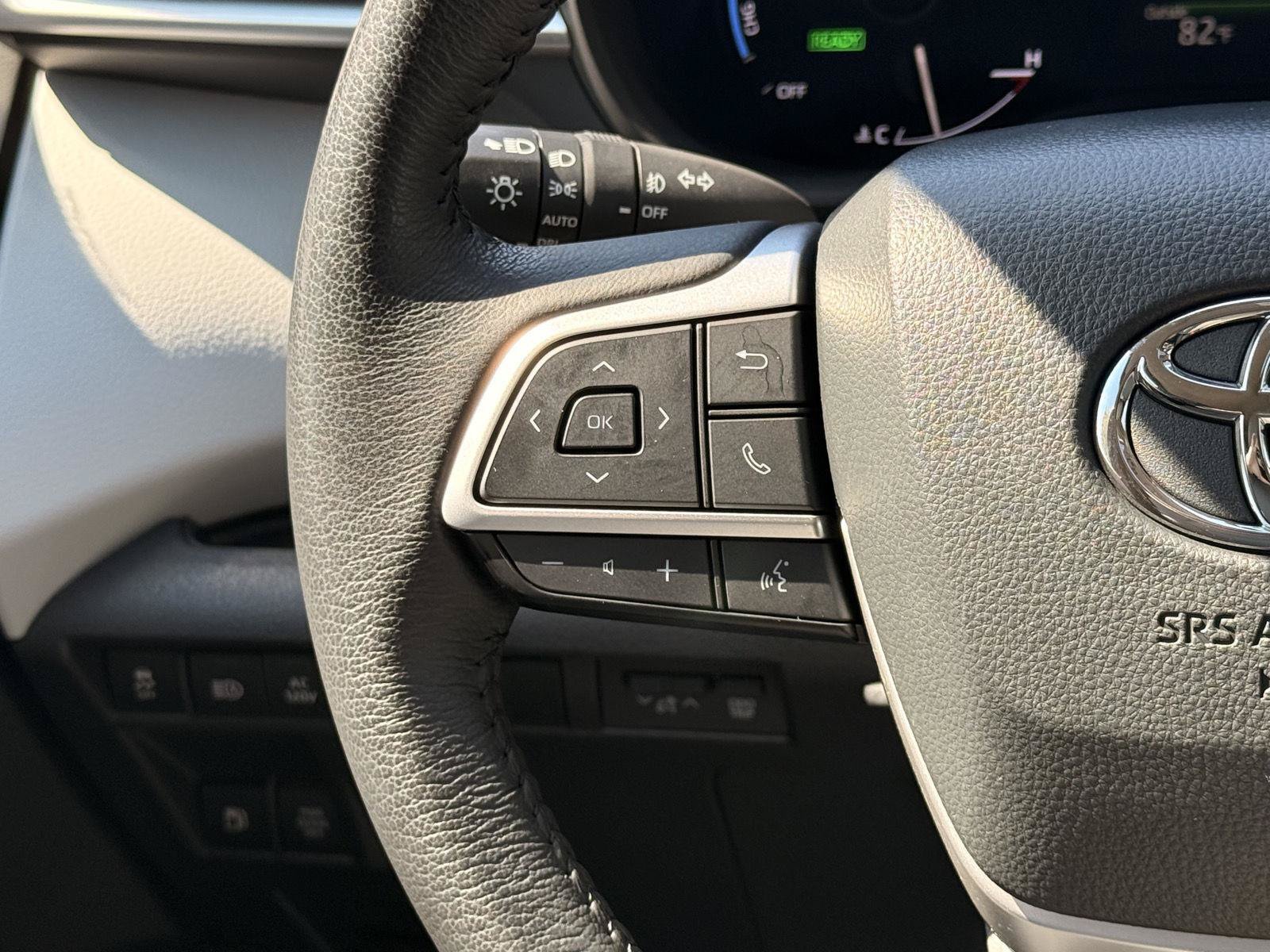 Used 2025 Toyota Sienna XLE w/ XLE Plus Package AWD/4WD image 27