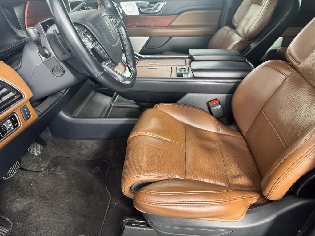 Used 2023 Lincoln Navigator Reserve AWD/4WD image 13