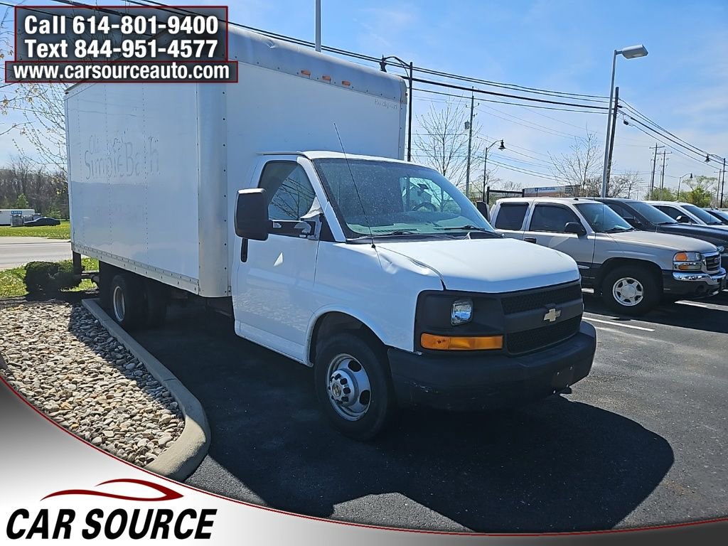 Used 2014 Chevrolet Express 3500 Extended image 2