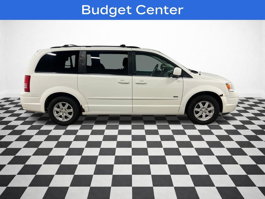 Used 2008 Chrysler Town & Country Touring FWD video 2