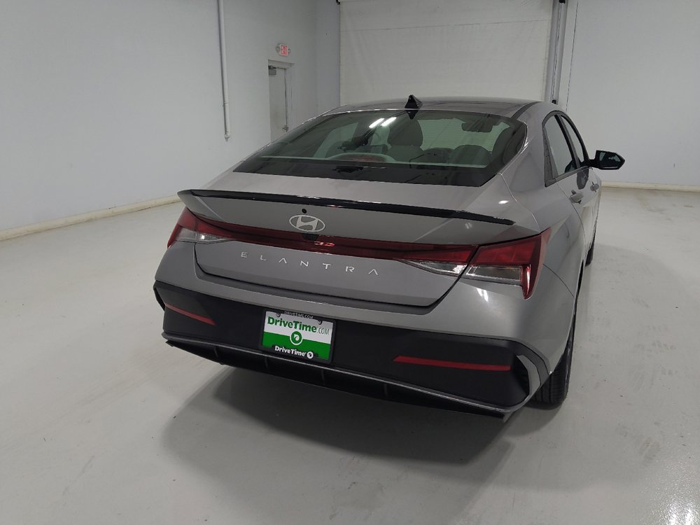 Used 2025 Hyundai Elantra Sport FWD image 7