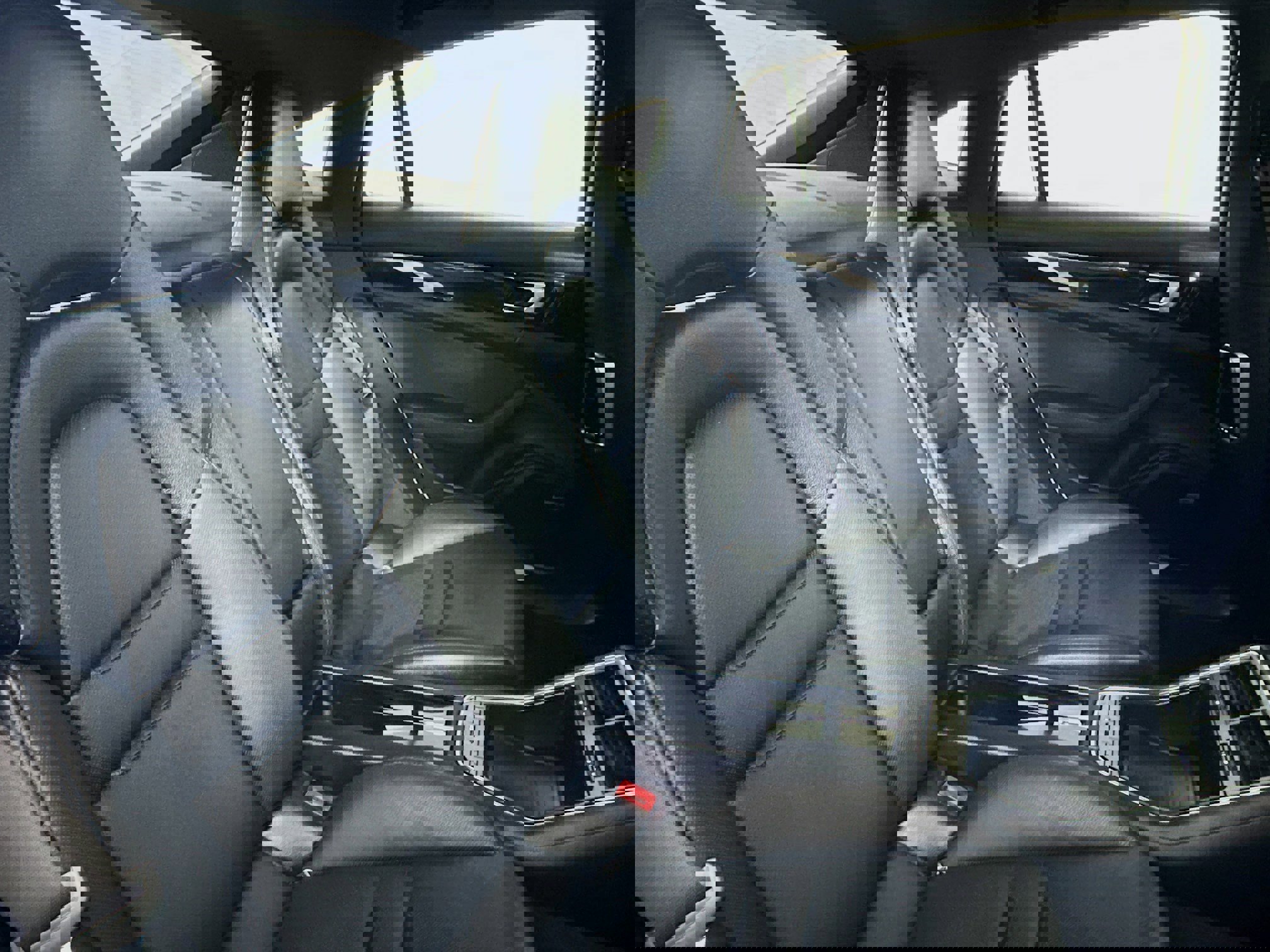 Used 2018 Porsche Panamera 4 image 27