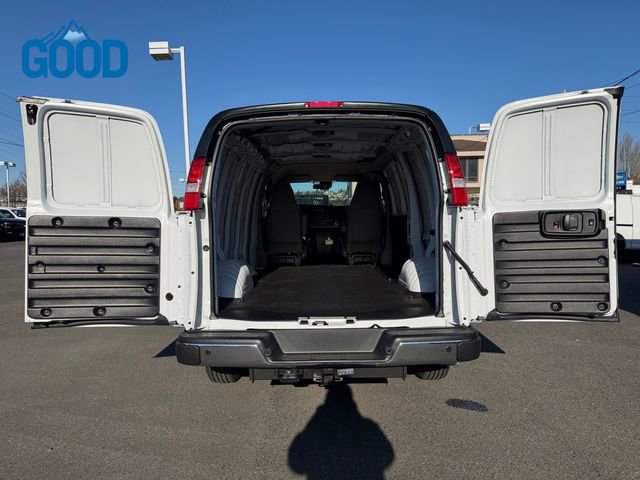 New 2025 Chevrolet Express 3500 w/ Driver Convenience Package image 28