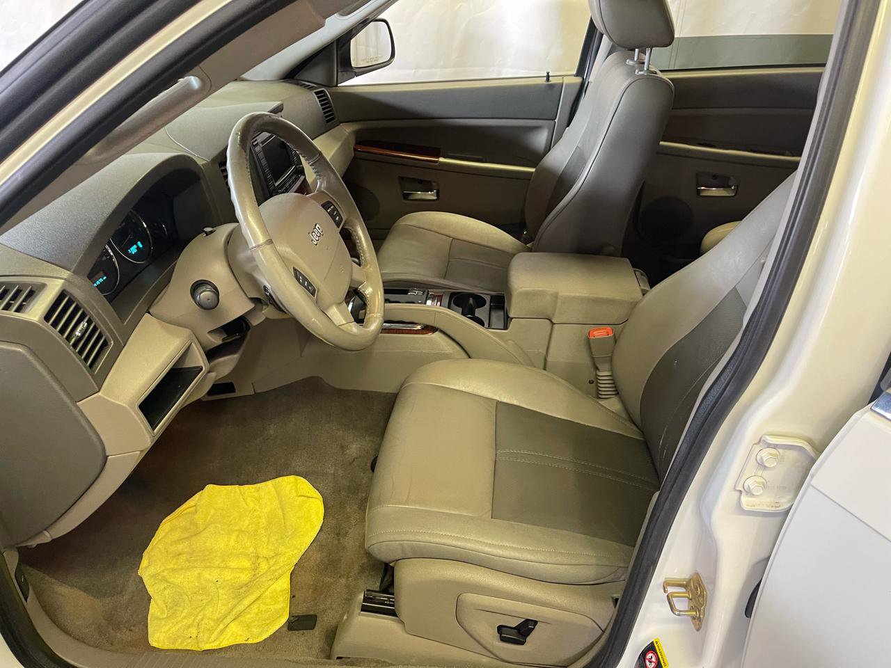Used 2005 Jeep Grand Cherokee Limited AWD/4WD image 23
