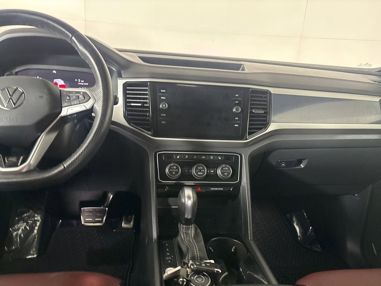 Used 2023 Volkswagen Atlas Cross Sport SEL Premium R-Line image 22