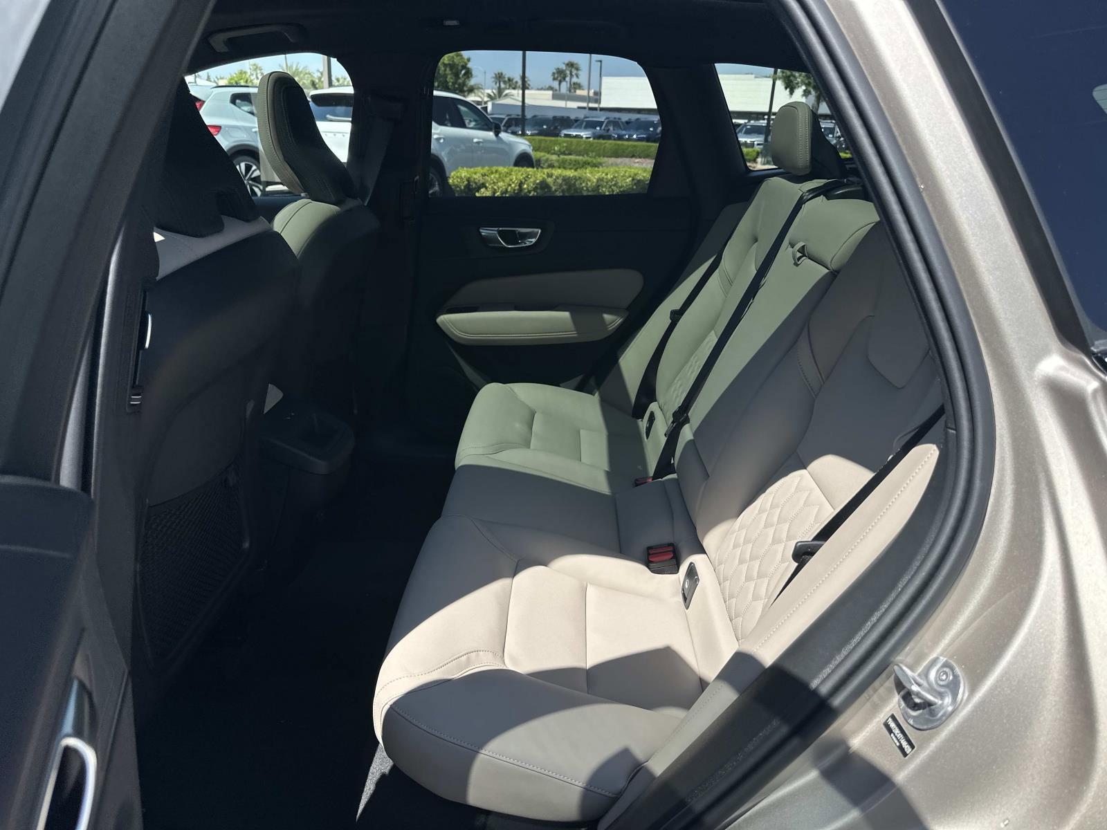 New 2026 Volvo XC60 B5 Plus w/ Protection Package Premier AWD/4WD image 17