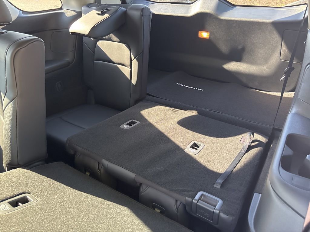 New 2026 Nissan Pathfinder SL image 15