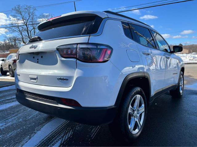 Used 2024 Jeep Compass Latitude AWD/4WD image 10