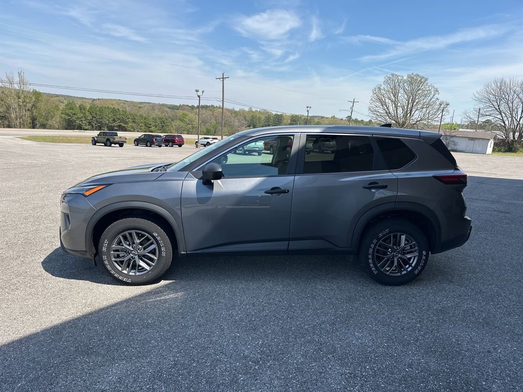 Used 2024 Nissan Rogue S AWD/4WD image 4