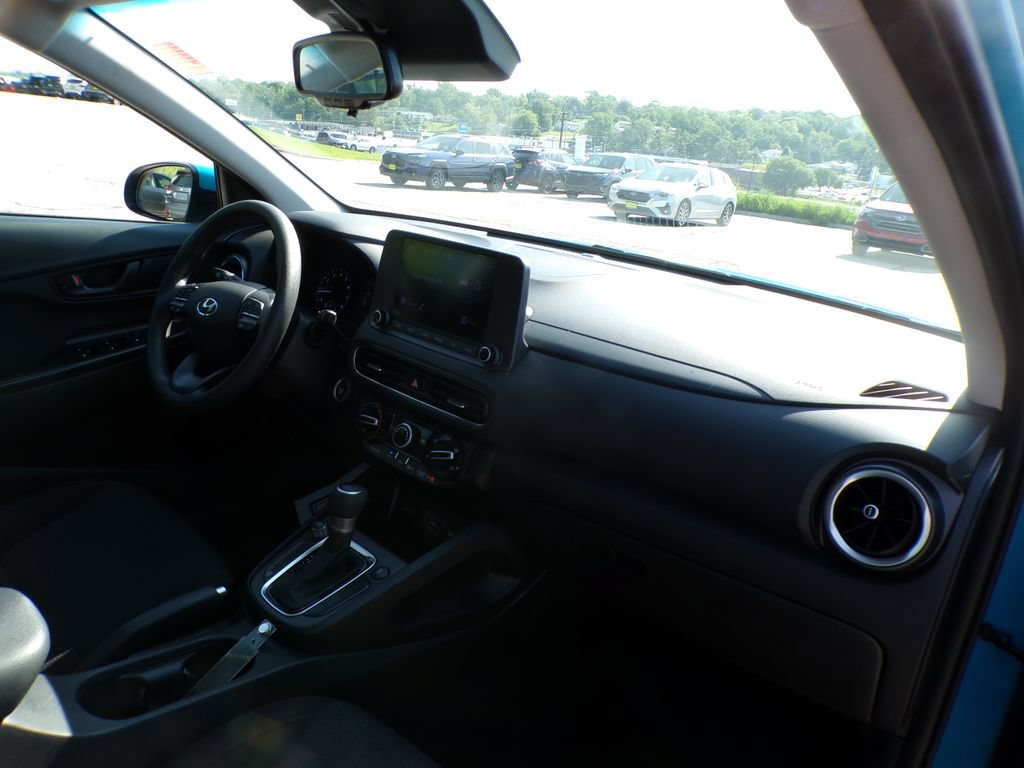 Certified 2022 Hyundai Kona SEL AWD/4WD image 14
