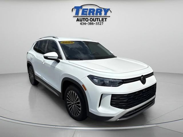 Used 2025 Volkswagen Tiguan S w/ 18" Wheel Package FWD image 1
