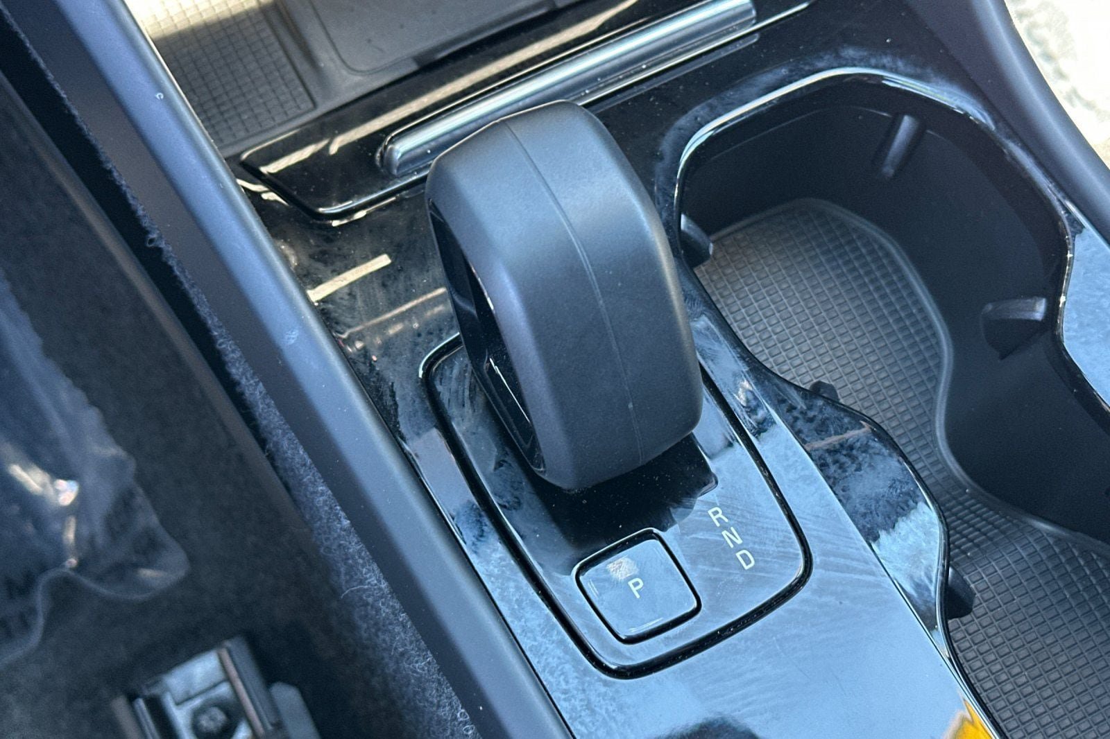 Certified 2025 Volvo EX40 Core AWD/4WD image 23