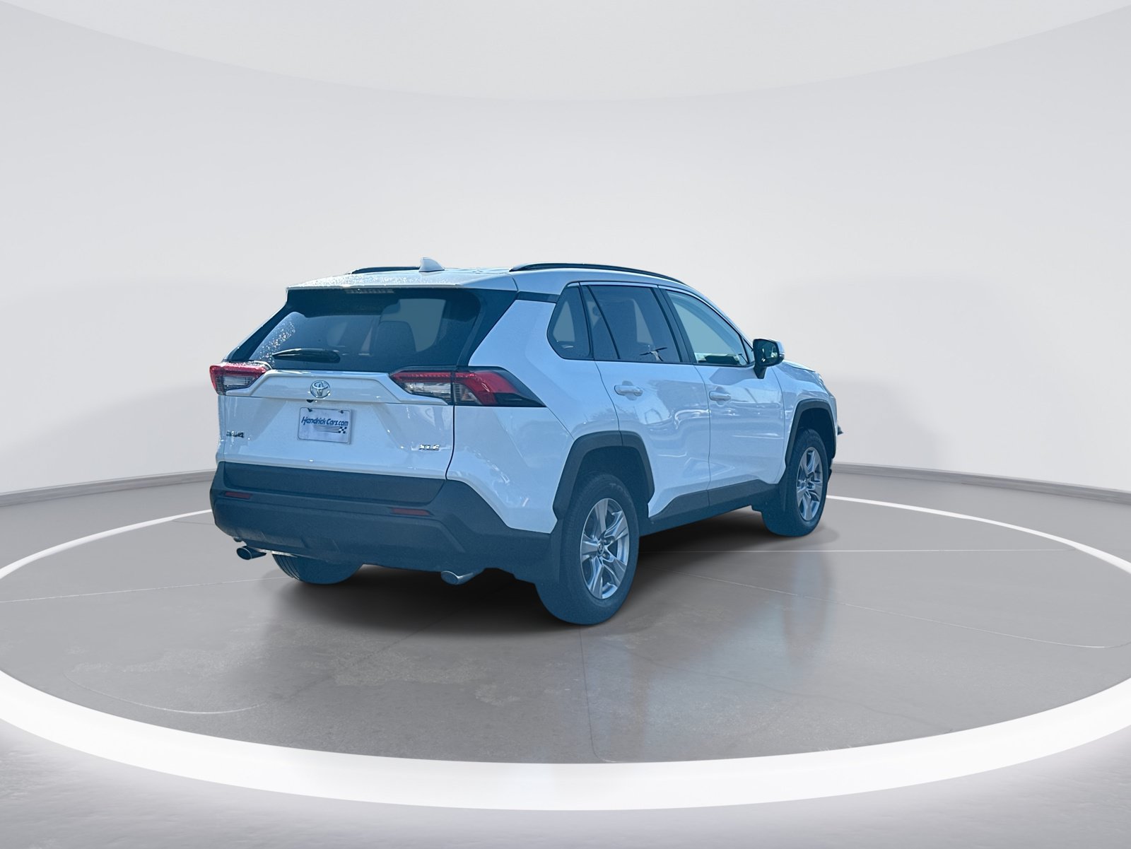 Used 2025 Toyota RAV4 XLE w/ Convenience Package FWD image 9