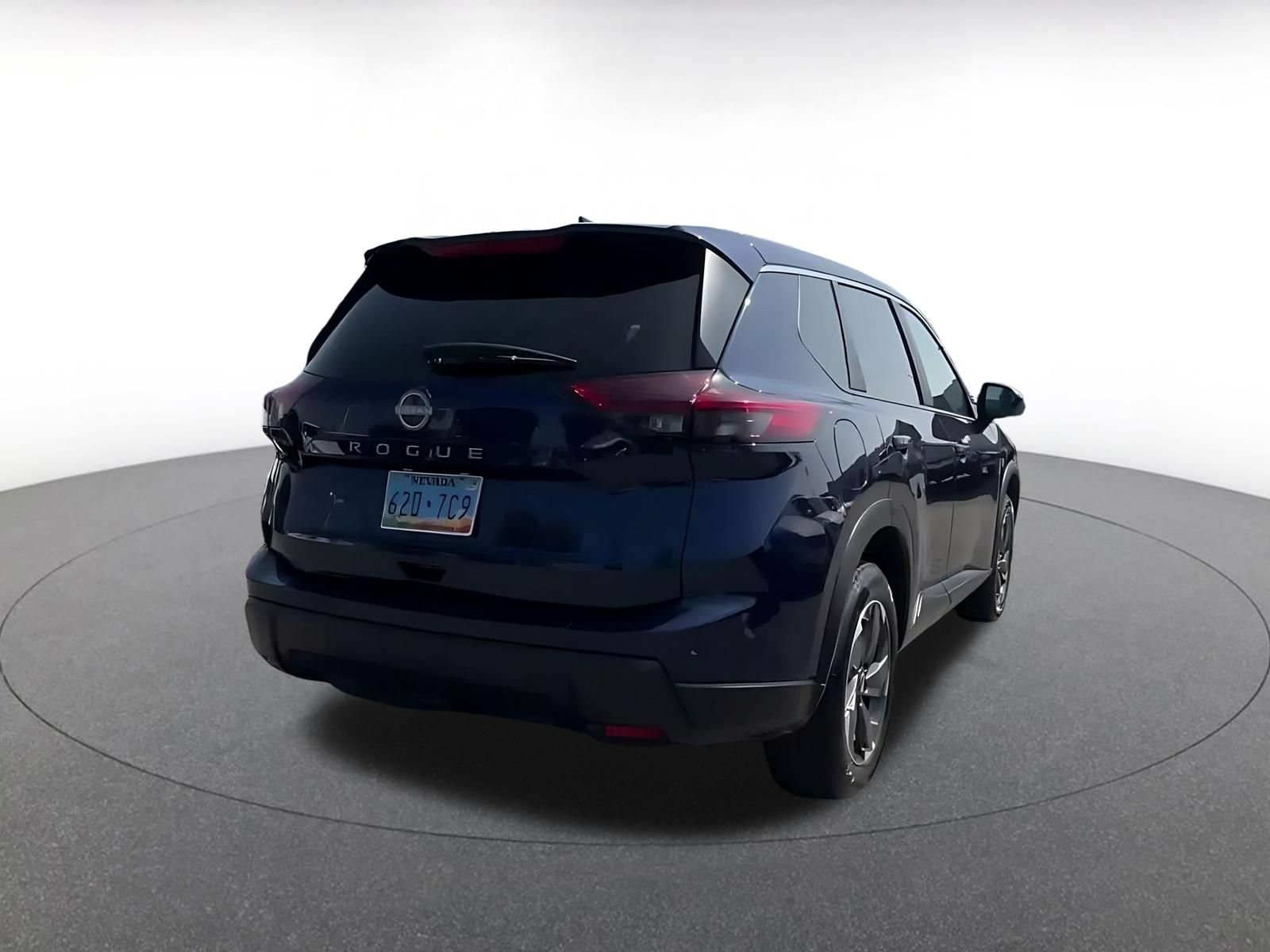 Used 2025 Nissan Rogue SV FWD image 13