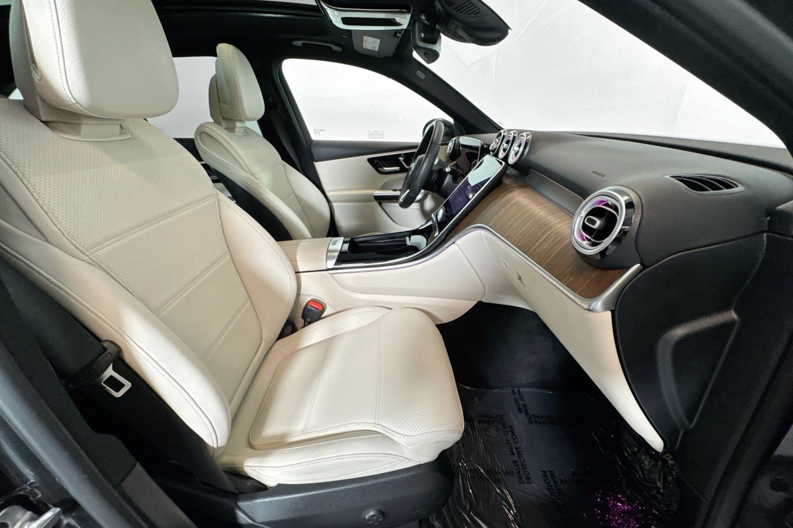 Certified 2026 Mercedes-Benz GLC 300 image 27