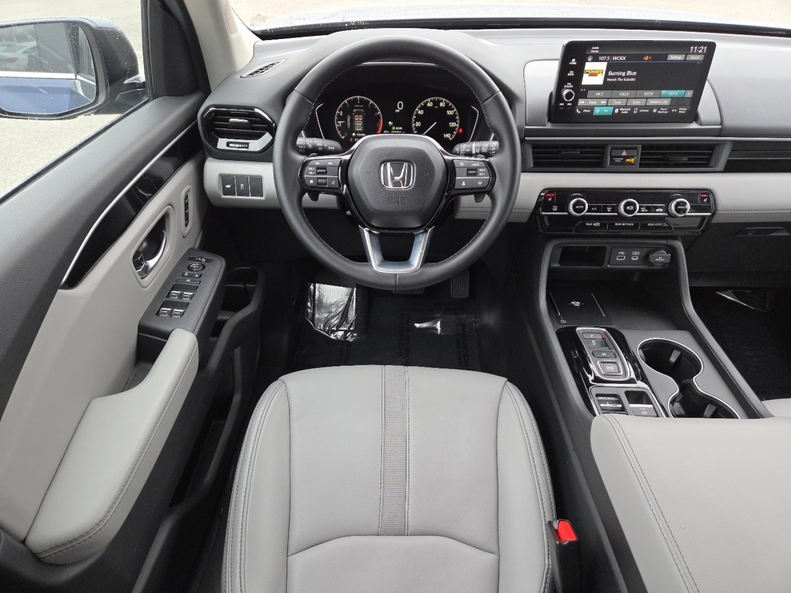 Used 2025 Honda Pilot EX-L image 26