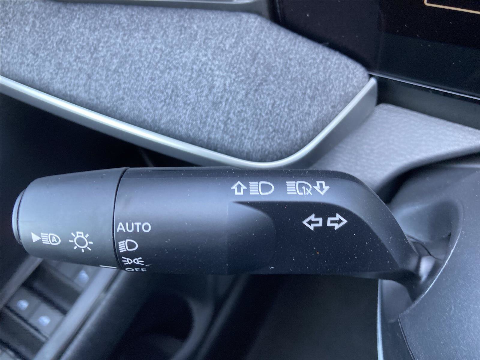New 2026 Nissan Kicks SV w/ SV Premium Package FWD image 25
