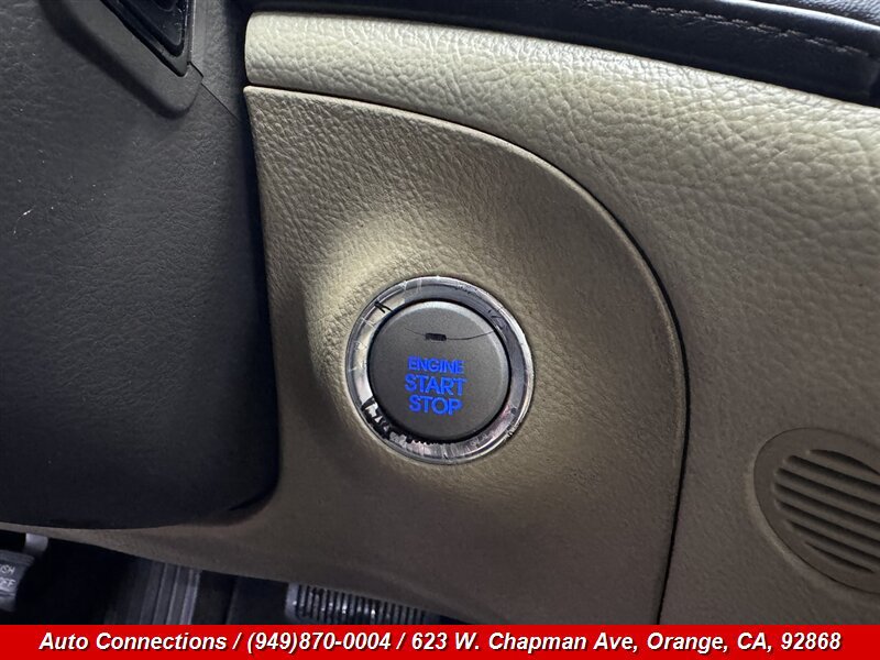 Used 2012 Hyundai Genesis 3.8 w/ Premium Pkg RWD image 19