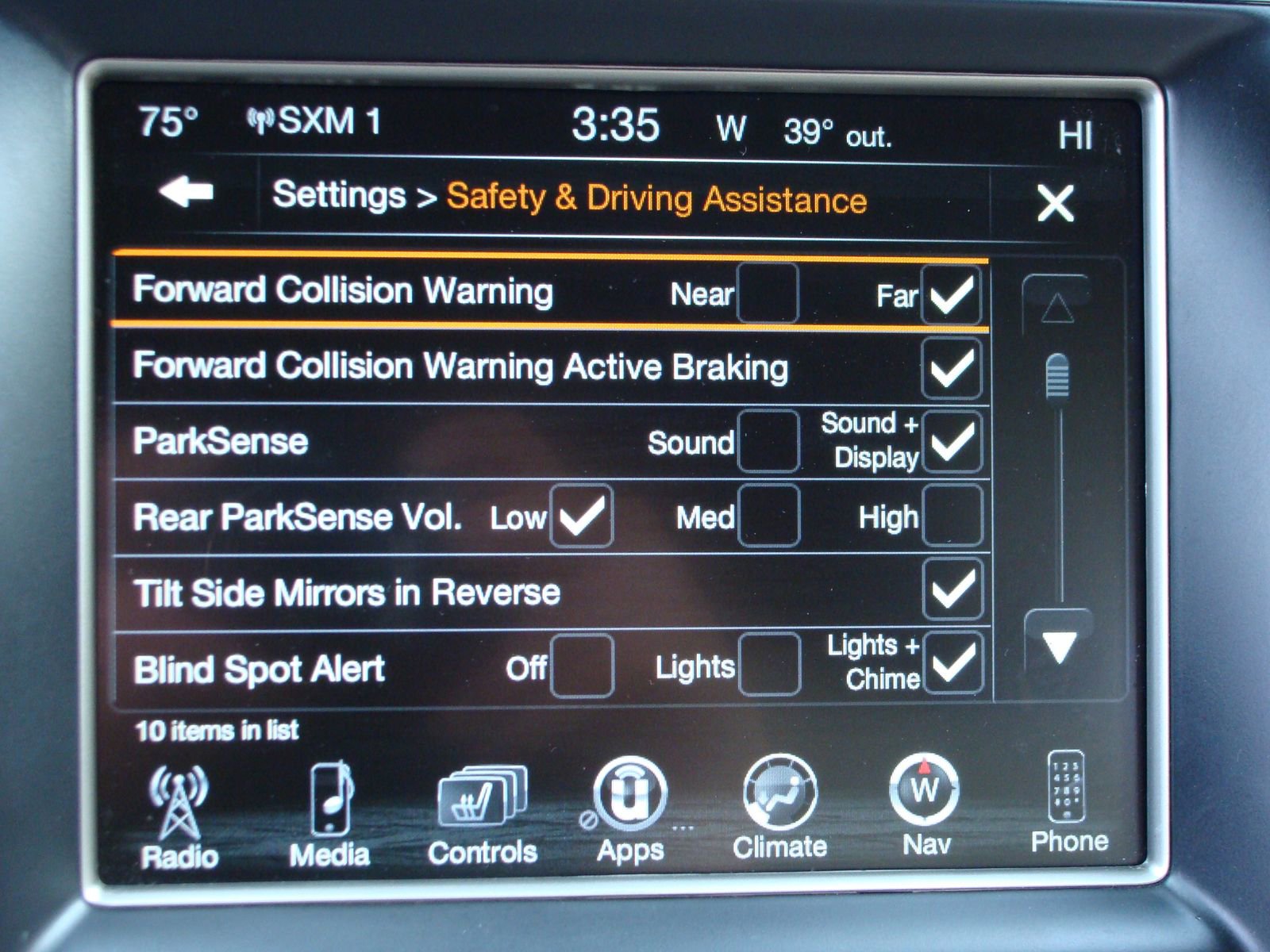 Used 2015 Jeep Grand Cherokee Limited w/ Luxury Group II image 23