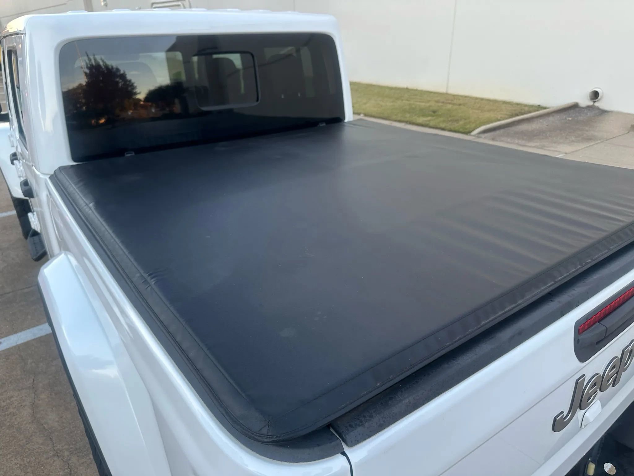 Used 2020 Jeep Gladiator Overland image 10