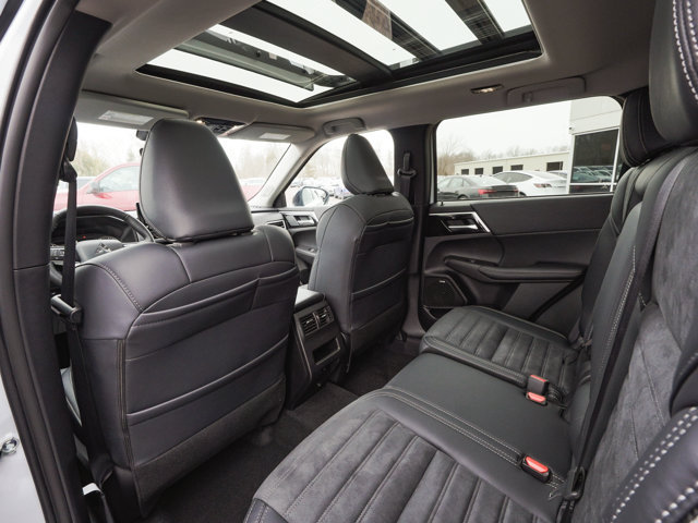 New 2026 Mitsubishi Outlander AWD image 33