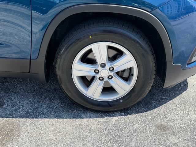 Used 2020 Chevrolet Trax LT FWD image 9