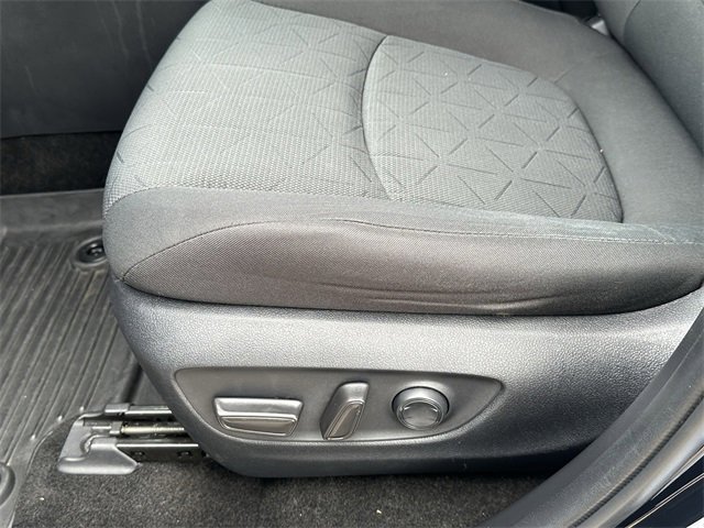 Used 2020 Toyota RAV4 XLE image 27